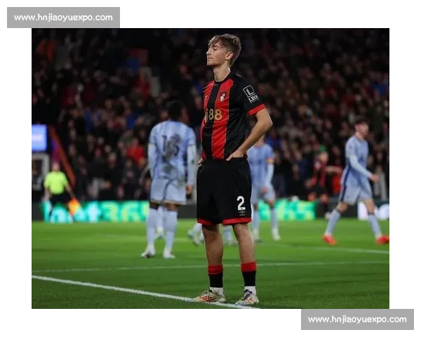 归乡观赛！赫伊森获马拉加 4 号专属球衣