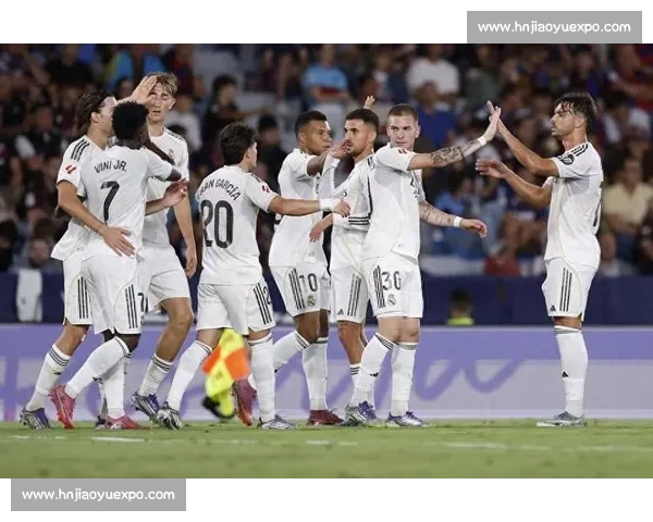 特瓦斯:巴萨需精简阵容完成注册,盛赞皇马引援潜力 特瓦斯:巴萨需精简阵容完成注册,盛赞皇马引援潜力