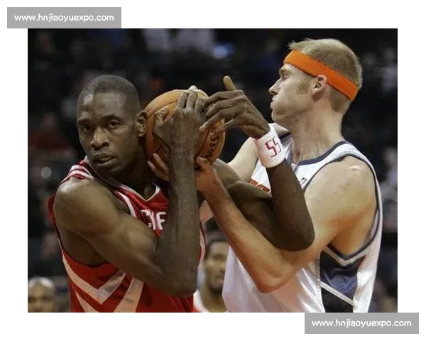 火箭队与山猫队激烈对决 全程直播精彩瞬间不容错过